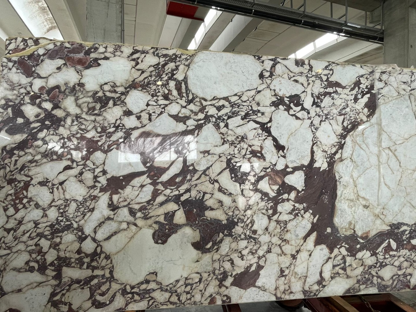 Slide 4 - Marmi Jović